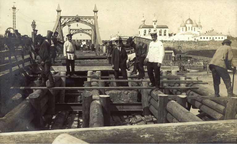История за кадром