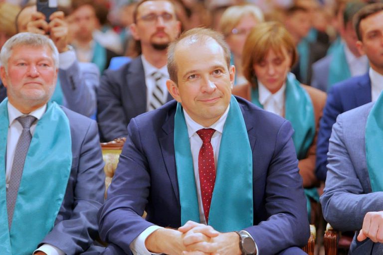 Торжественное вручение красных дипломов выпускникам ПГУПС