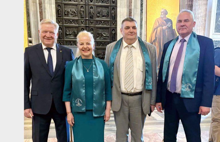 Торжественное вручение красных дипломов выпускникам ПГУПС