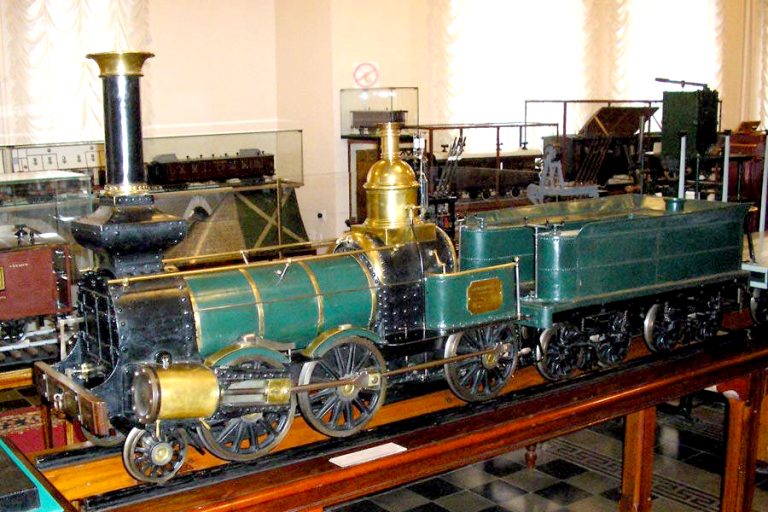 180 лет исполняется российскому паровозостроению!