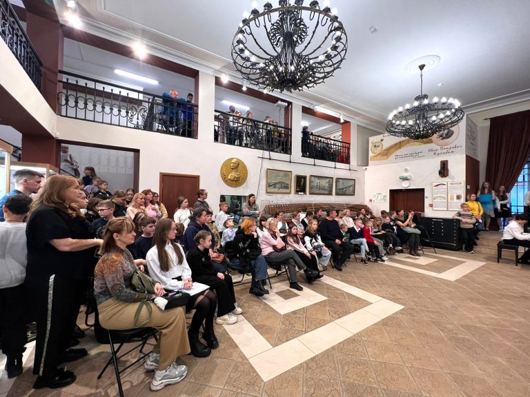 Выставка детских работ в Музее мостов