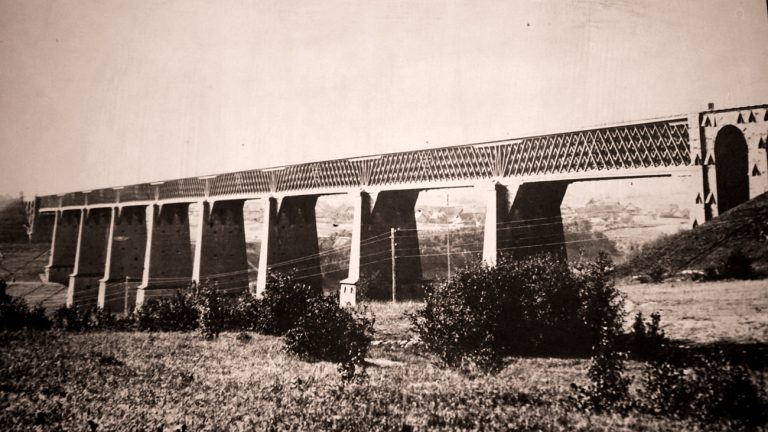 Модель пролётного строения моста через реку и овраг Веребье