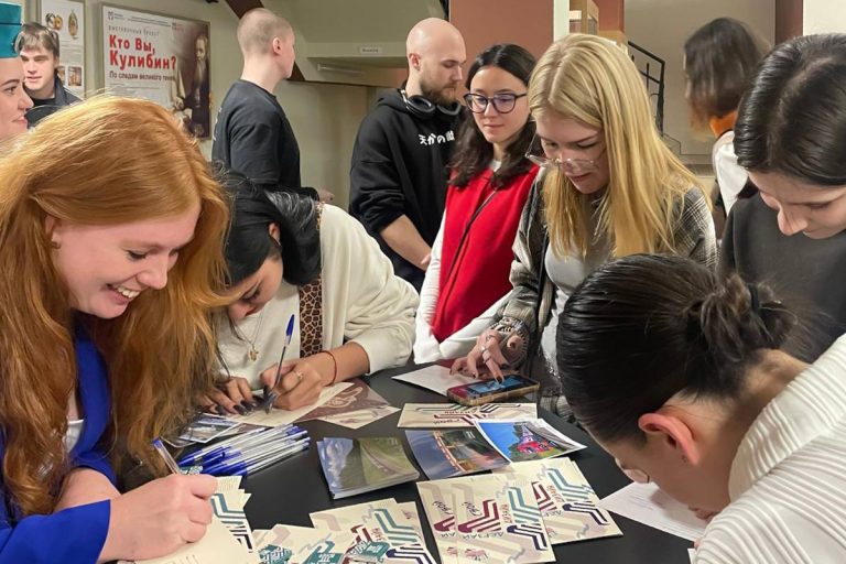 Дизайнерские проекты поездов «Гранд Экспресс» и «Таврия»