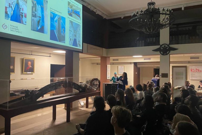 Дизайнерские проекты поездов «Гранд Экспресс» и «Таврия»