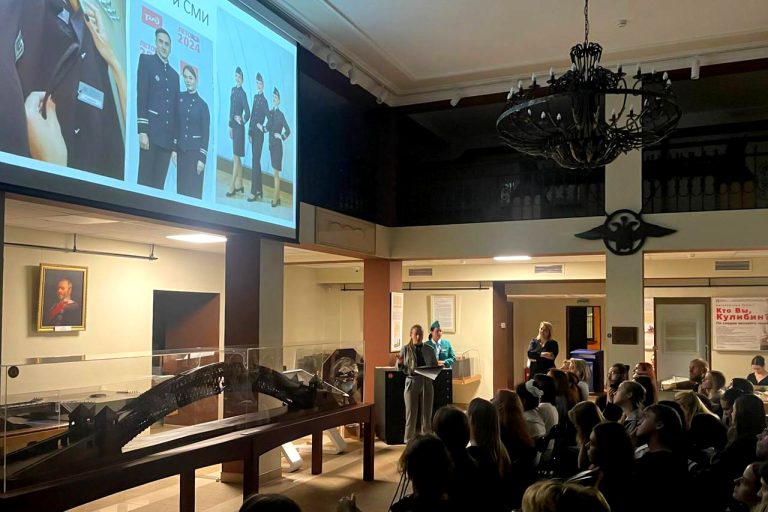 Дизайнерские проекты поездов «Гранд Экспресс» и «Таврия»