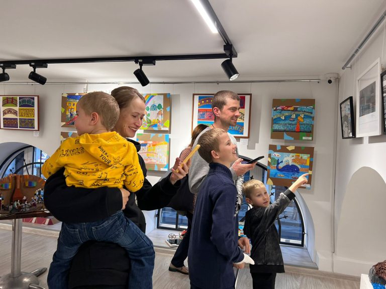 Выставка детских работ в Музее мостов