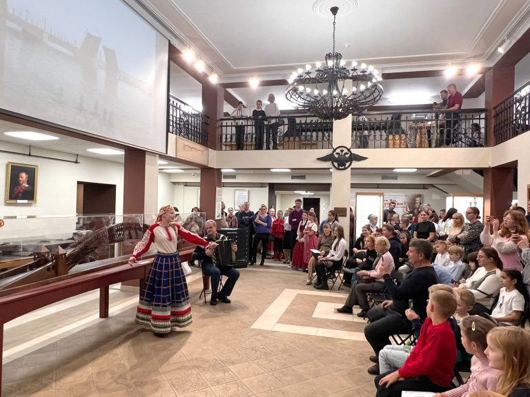 Выставка детских работ в Музее мостов