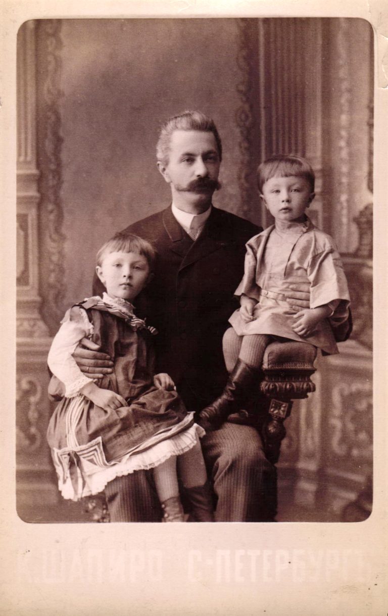 Выпускники Института Корпуса инженеров путей сообщения династии Гордеенко