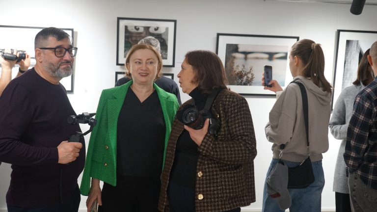 Открыта фотовыставка «Невское ожерелье волжских берегов»!