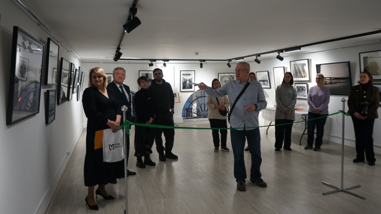 Открыта фотовыставка «Невское ожерелье волжских берегов»!