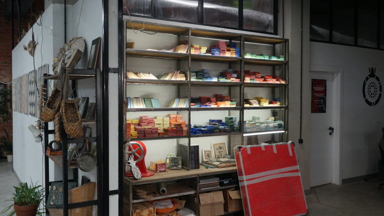 Как в студии «Сад Гранат» создают мозаичную икону для  музея