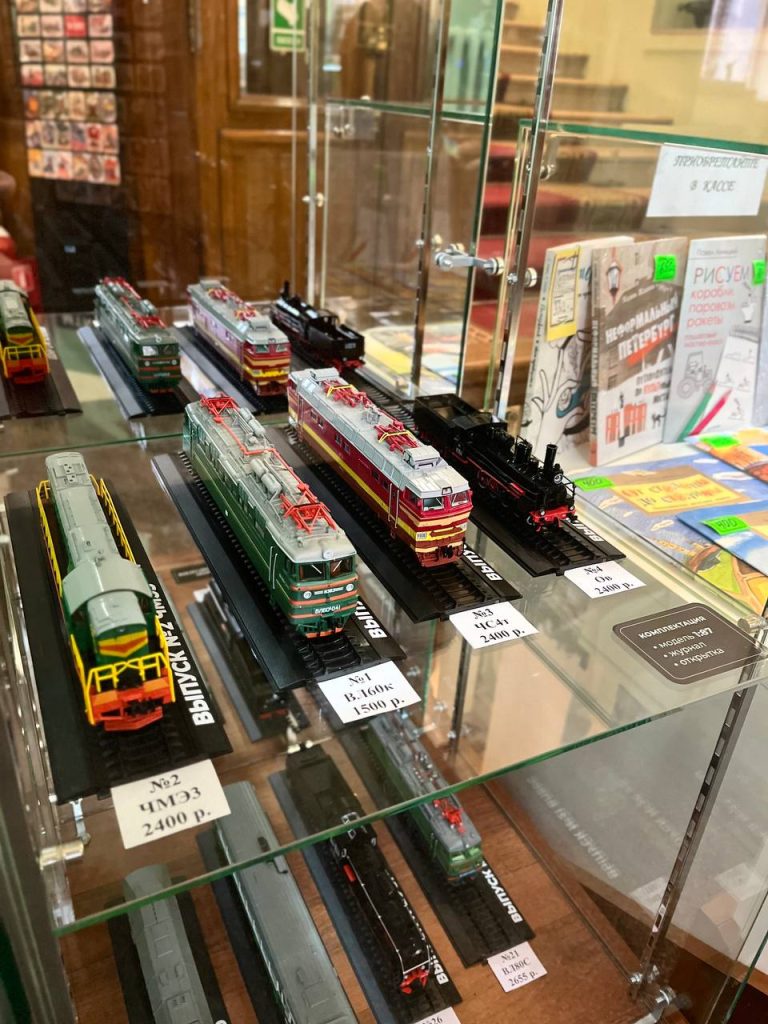 Новые модели отечественных локомотивов в музее!