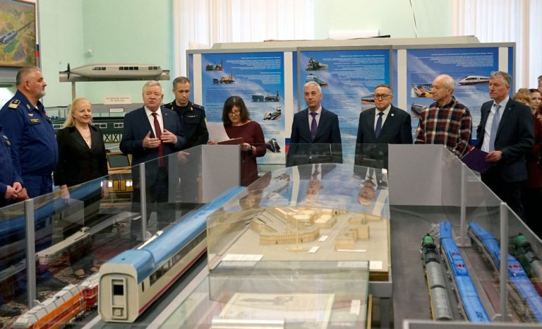 Открылась выставка «Россия выбирает скорость»