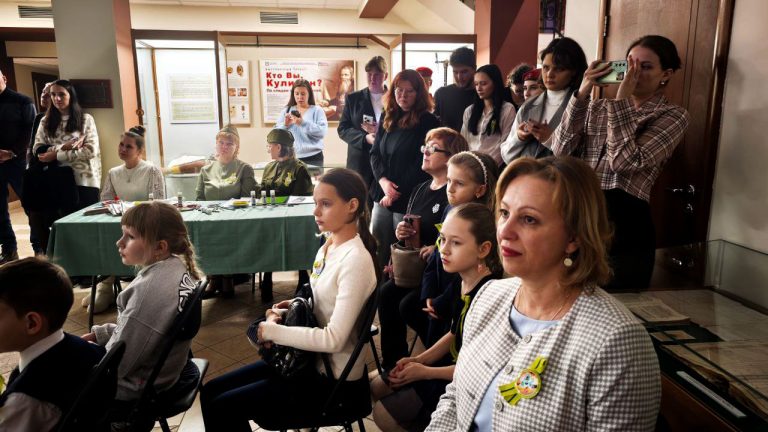 Награждение победителей конкурса «Дорогами войны к Великой Победе»