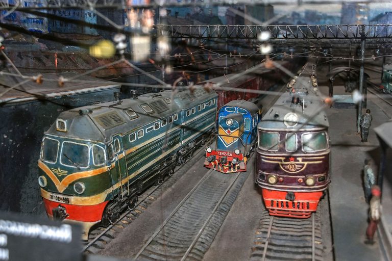 «Дайте мне билет на дачу…»