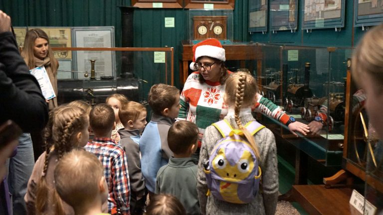 Награждение участников и победителей конкурса «Новогодняя мастерская»