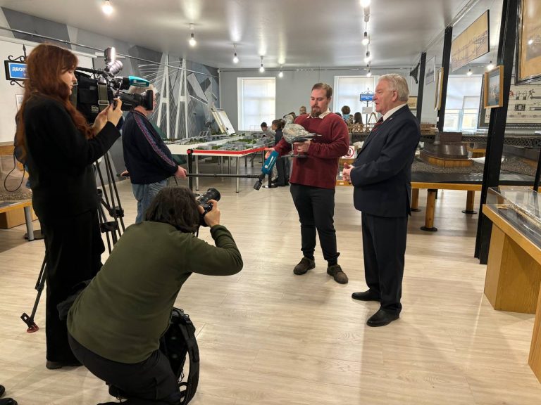 Копия бронзовой Чайки с Елагина моста «перелетела» в Музей мостов!