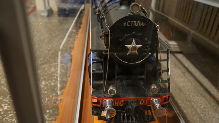 Модель знаменитого паровоза серии ИС
