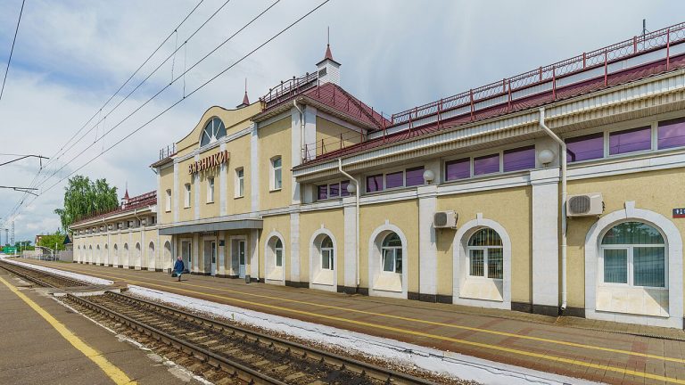 Первая русская женщина в рядах железнодорожных служащих