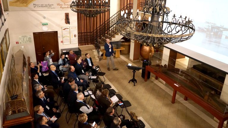 Мостовое братство: встреча на берегах Невы