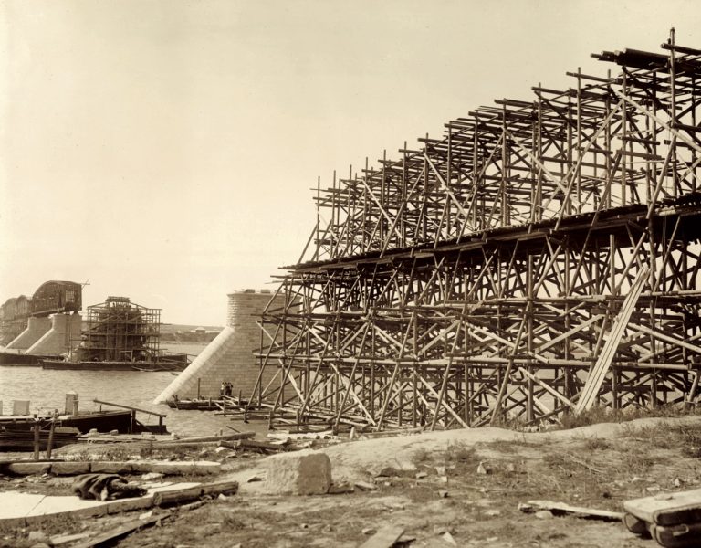 Мост через реку Обь