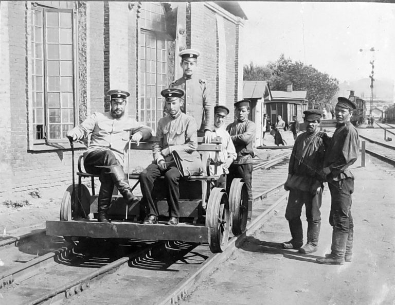 Презентация книги «Кашерининовы, Челюскины, Ляхницкие. Четыре века на службе России»