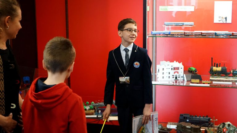 Юный моделист Михаил Трубачёв о макете разводного моста будущего