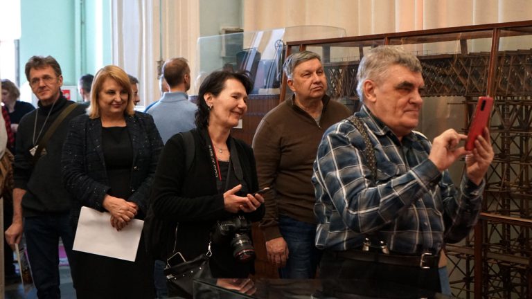 Юный моделист Михаил Трубачёв о макете разводного моста будущего