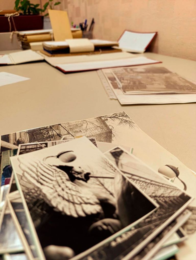 Школьники в архивном отделе «Мостотреста»