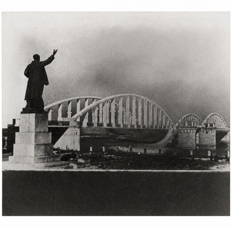 Сквозь стекло времени