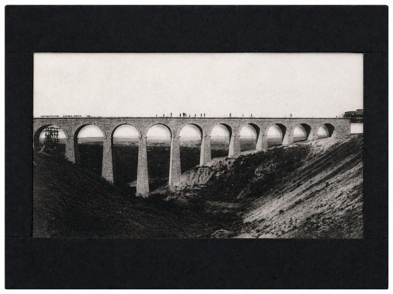 Сквозь стекло времени