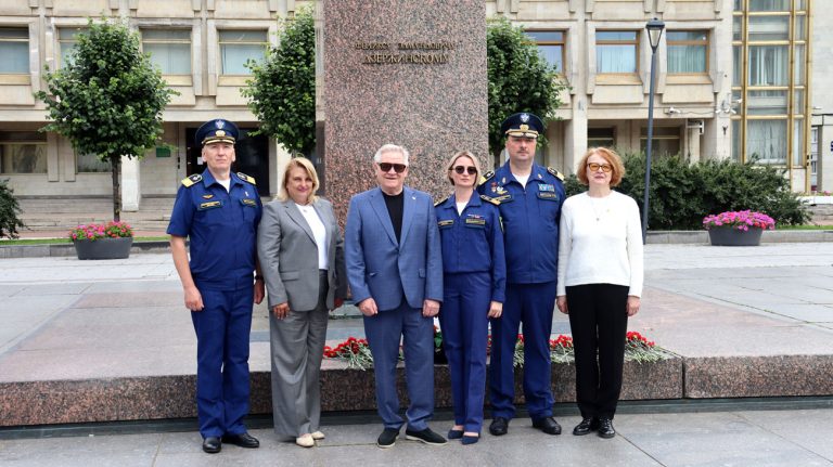 Митинг у памятника Ф.Э. Дзержинскому