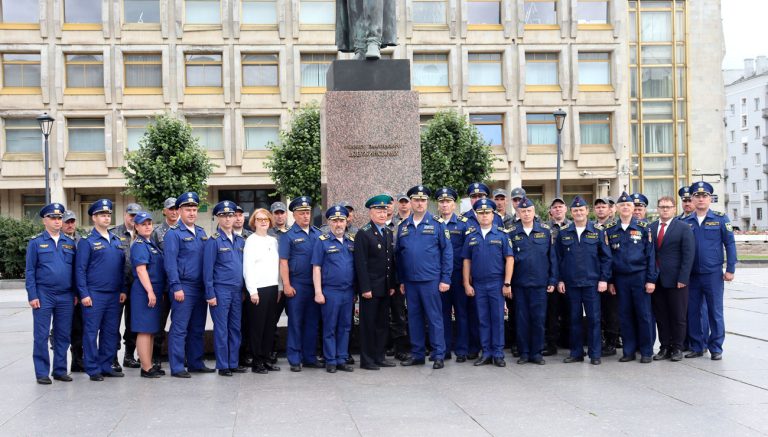 Митинг у памятника Ф.Э. Дзержинскому