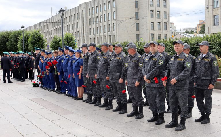Митинг у памятника Ф.Э. Дзержинскому