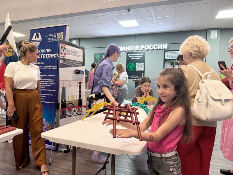 Строим мост Леонардо да Винчи